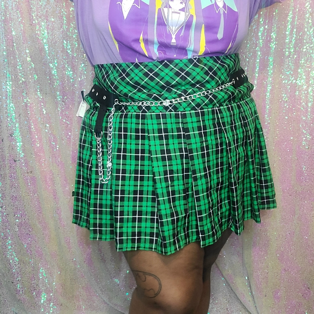 Hot topic  green plaid skirt size 3